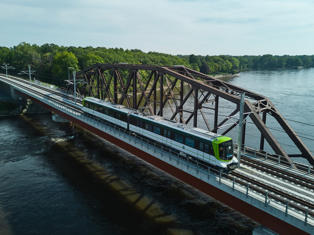 Montréal's REM Triples in Size, Launching 33km of Fully Automated, Driverless Service (GoA4) essais rem antenne rivenord ouest de l'ile
